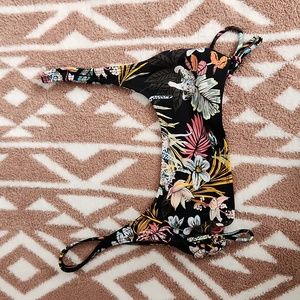 NO BOUNDARIES tie side jungle Bikini top